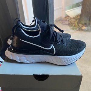 Nike epic react flyknit 2